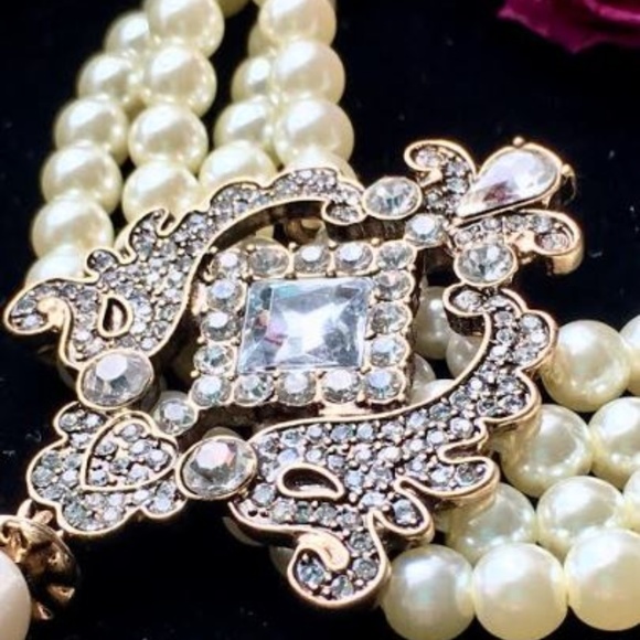 Diamond Broach Pearl Triple Strand Necklace Choker - Picture 3 of 4